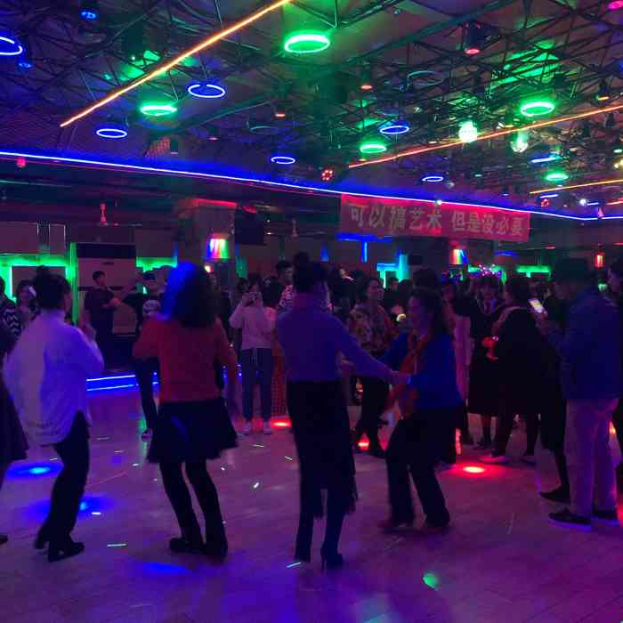 最新上海舞廳地址匯總，舞動(dòng)魔都的熱門(mén)場(chǎng)所揭秘