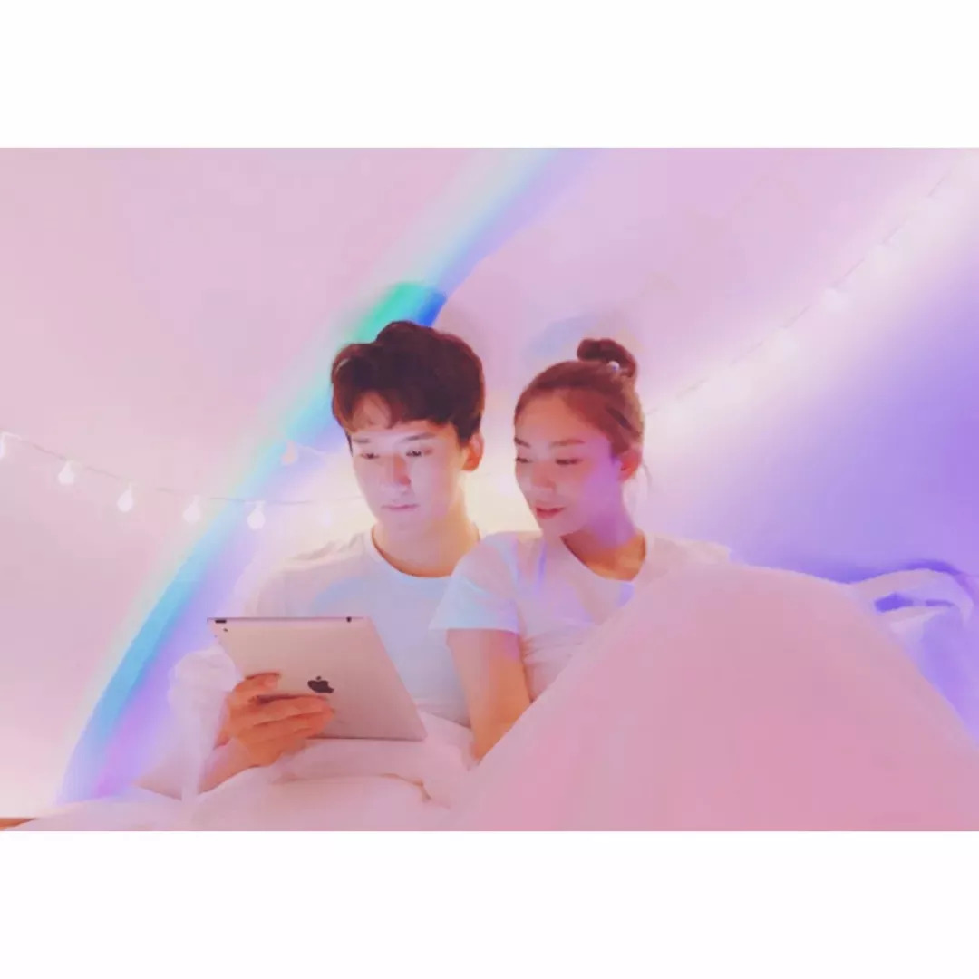 最新白邊情侶頭像2024，愛的日常趣事與甜蜜瞬間