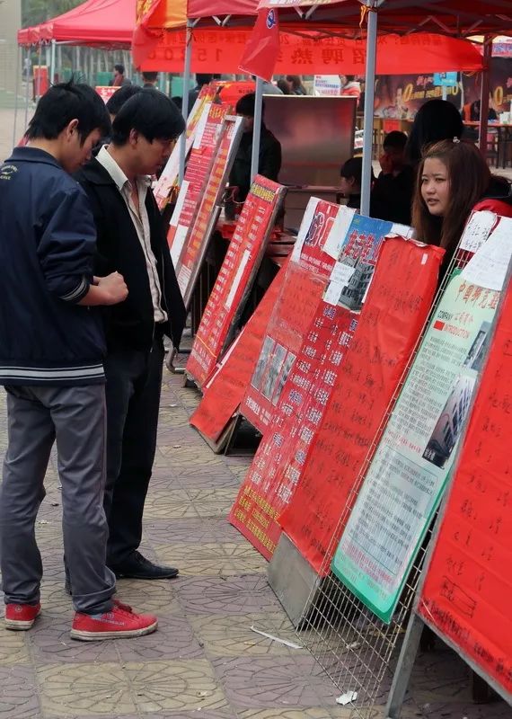 豐城最新晉工招聘，小巷中的獨(dú)特機(jī)遇，探索職業(yè)新篇章！