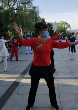 最新廣場舞火了，美了美了舞動風采