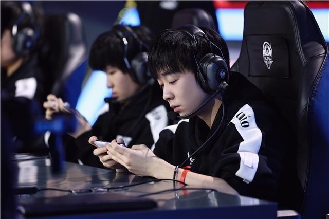 KPL秋季賽最新戰(zhàn)報(bào)，賽場風(fēng)云激蕩，觀點(diǎn)探析全面呈現(xiàn)