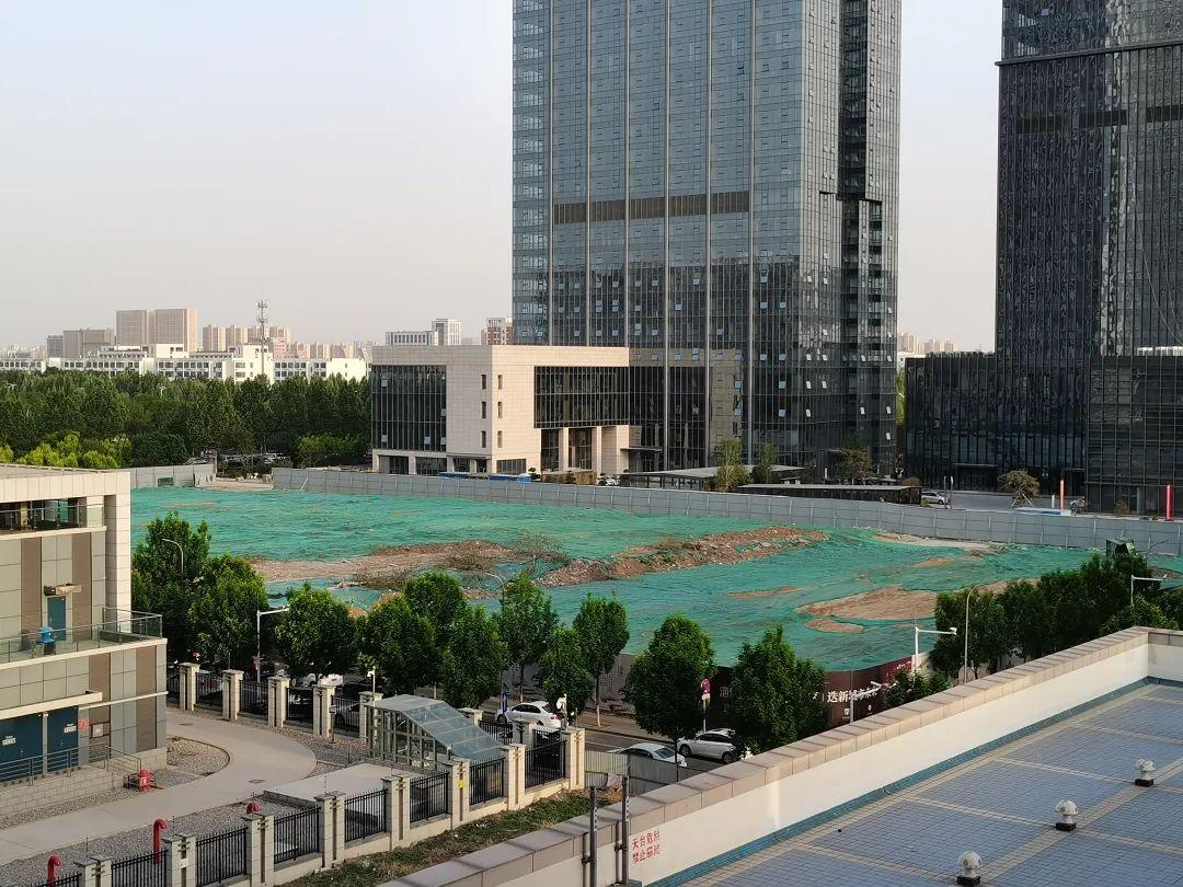 明發(fā)世貿(mào)中心，日常溫馨與友情家庭的故事更新