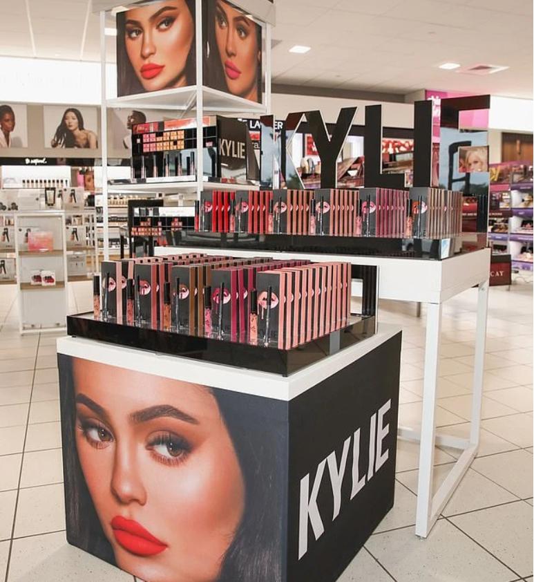 最新財務(wù)造假公司,最新財務(wù)造假公司，背景、事件、影響與地位