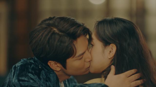 最新吻戲心動瞬間，甜蜜愛情誓言的每一吻！