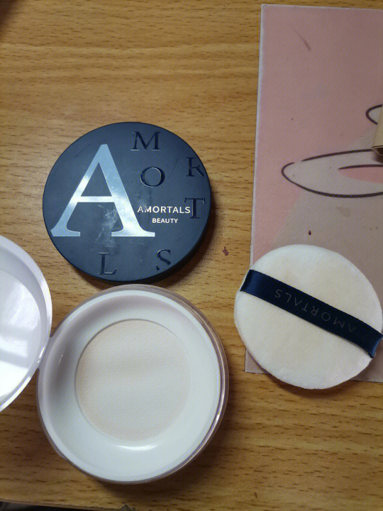 最新散粉測(cè)評(píng)，與自然美景同行，尋找內(nèi)心的寧?kù)o與平和的妝容秘籍