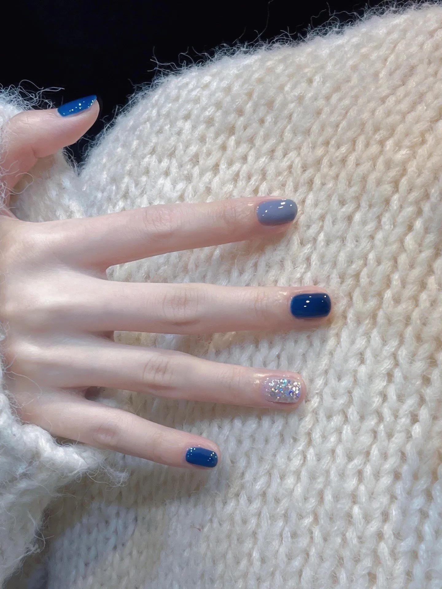 最新美甲時(shí)尚，愛的色彩與日常陪伴的魅力