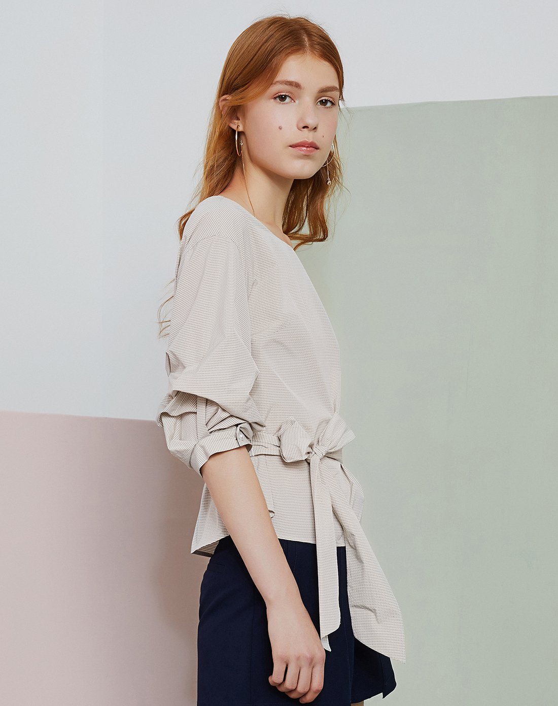 紅袖新款服飾，時(shí)尚自信之源，引領(lǐng)風(fēng)尚變化之路