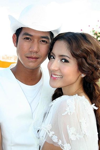 如何成為一名出色的演員并展現(xiàn)才華，旋轉(zhuǎn)的愛演員之路探索