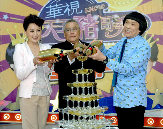 豬哥亮陳亞蘭最新動態(tài)揭秘，小巷美食寶藏大揭秘！