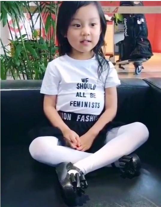 李小路女兒近照，自然美景中的探索之旅獨(dú)家曝光