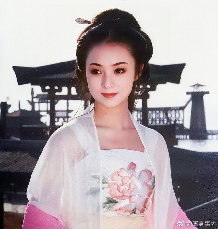 董智芝的表演藝術(shù)之路，如何學(xué)習(xí)表演藝術(shù)并邁向舞臺成功之巔