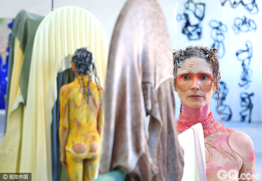 最新人體藝術(shù)展示，小巷深處的藝術(shù)秘境探索