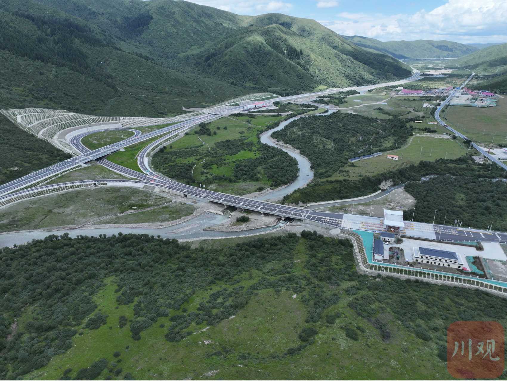 川藏高速最新進(jìn)展，一路向前，成就夢(mèng)想的賽道之路