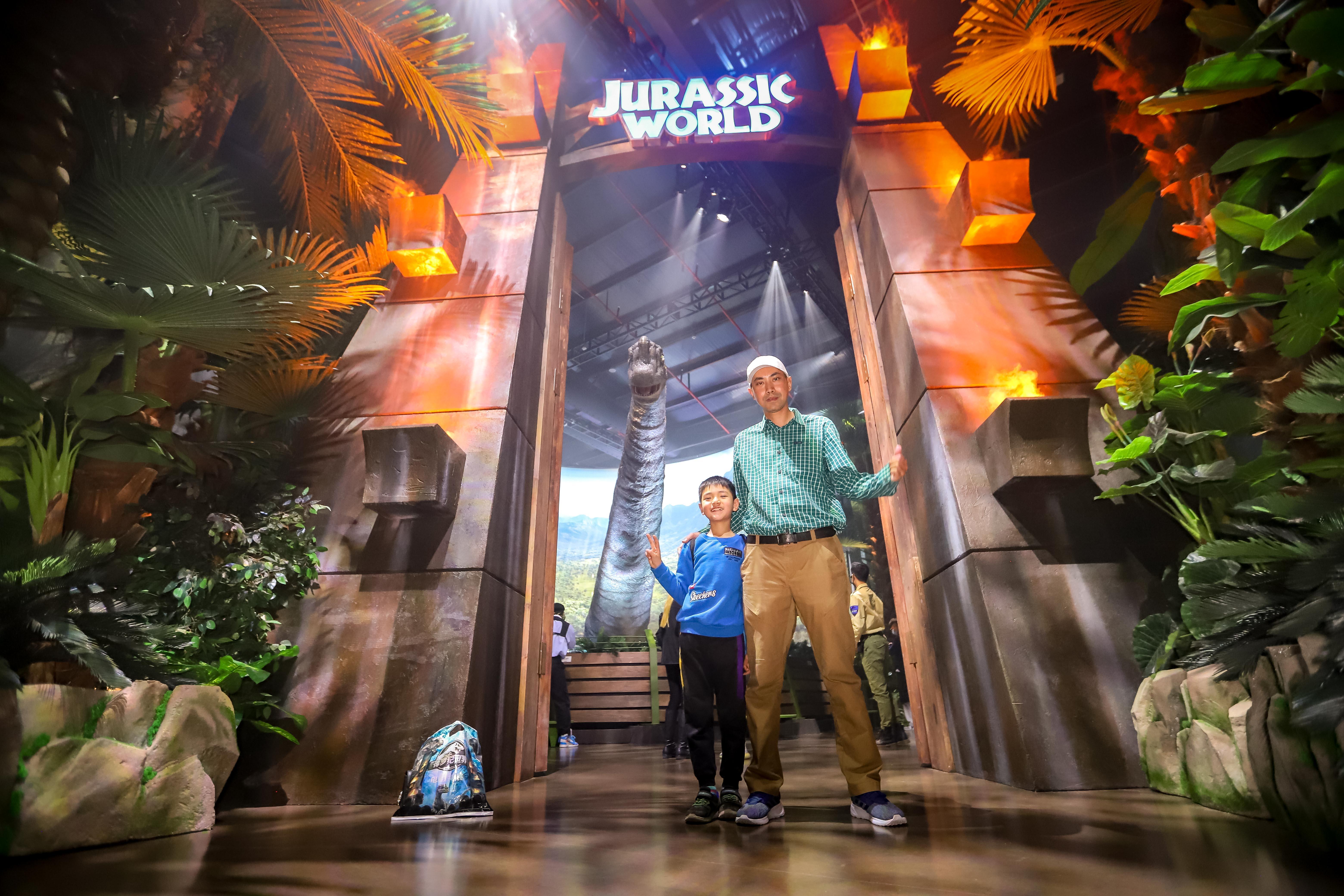 侏羅紀(jì)世界電影，自然探險(xiǎn)之旅，探尋內(nèi)心平和與幽默的旅程