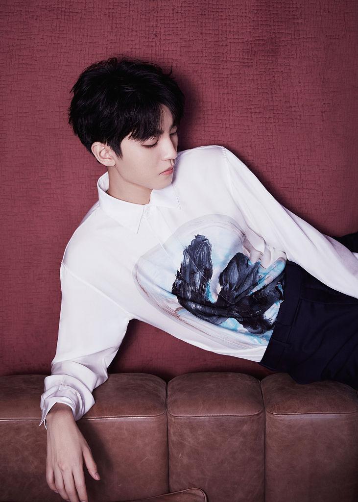 王俊凱最新寫真，陽光下的青春風采