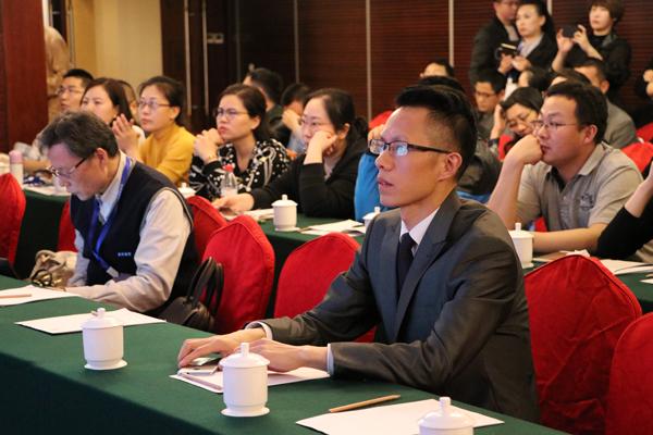 脫發(fā)最新進(jìn)展，頭頂奇遇與友情力量的力量探索