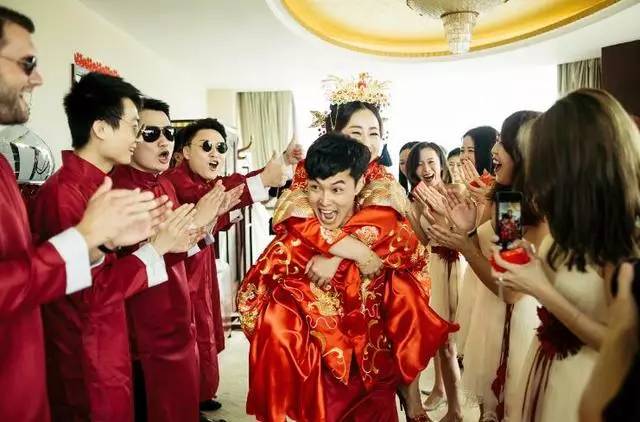 婚禮搶親游戲最新，愛的狂歡與友情紐帶，創(chuàng)意無限，歡樂無限！