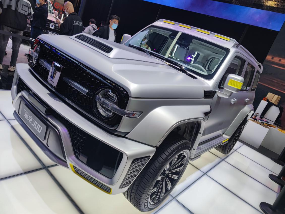 啟程探索自然美景，最新奔馳300報(bào)價(jià)及購車指南