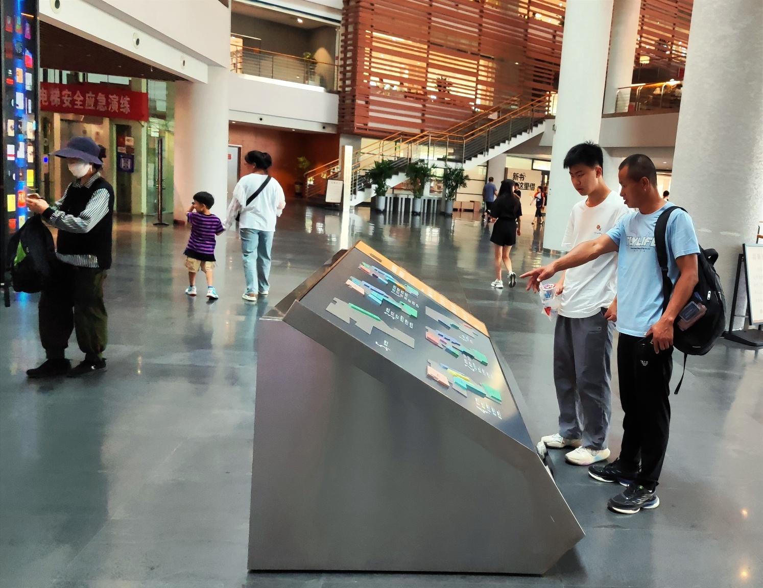 最新圖書信息，價值與爭議并存的影響探討