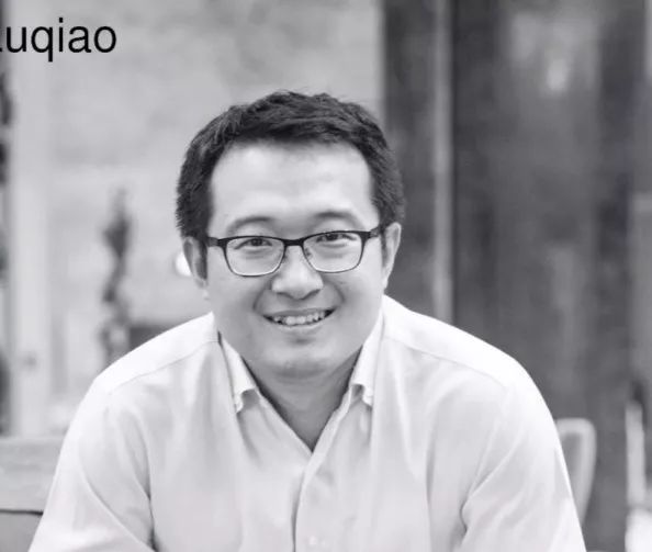 何匡最新女友，變化的力量與自信成就之路的見證者