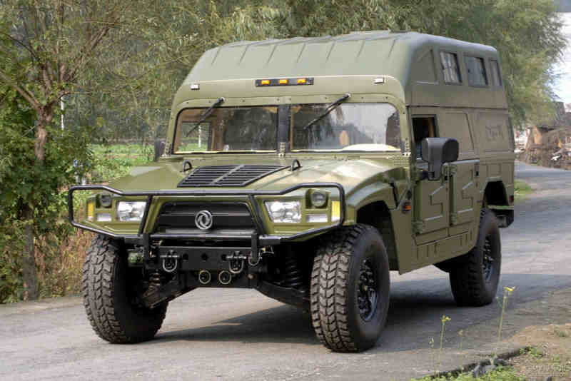 東風(fēng)最新軍車震撼登場，展現(xiàn)雄姿！