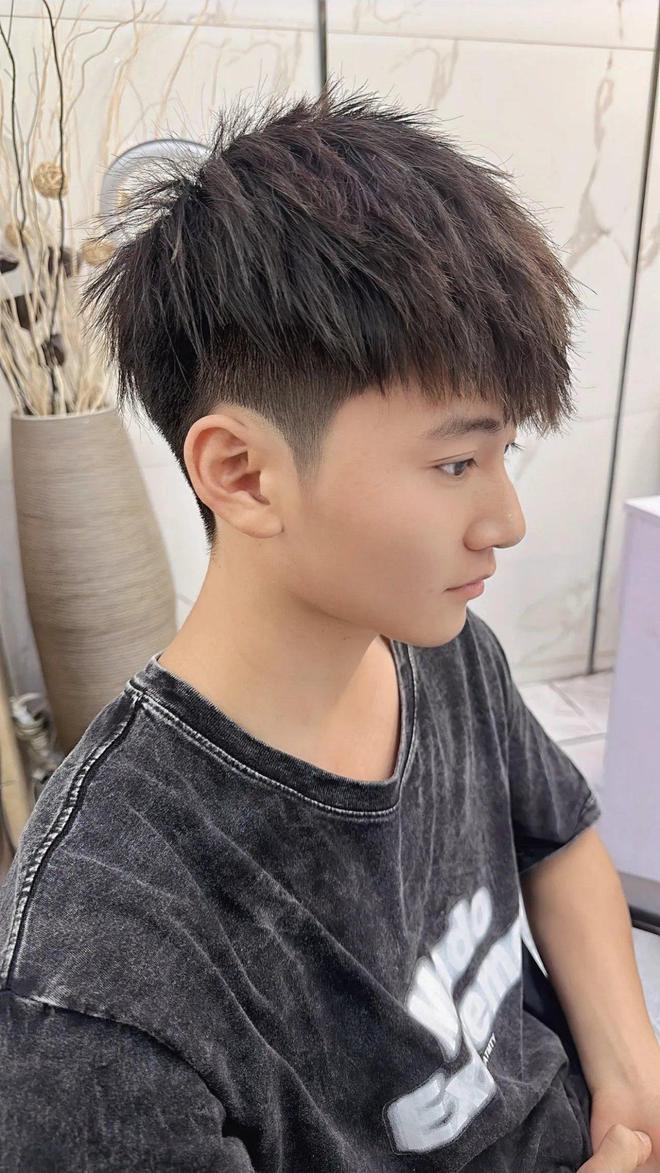 時尚變遷，探索短發(fā)型風(fēng)潮與影響，展望2025最新流行趨勢