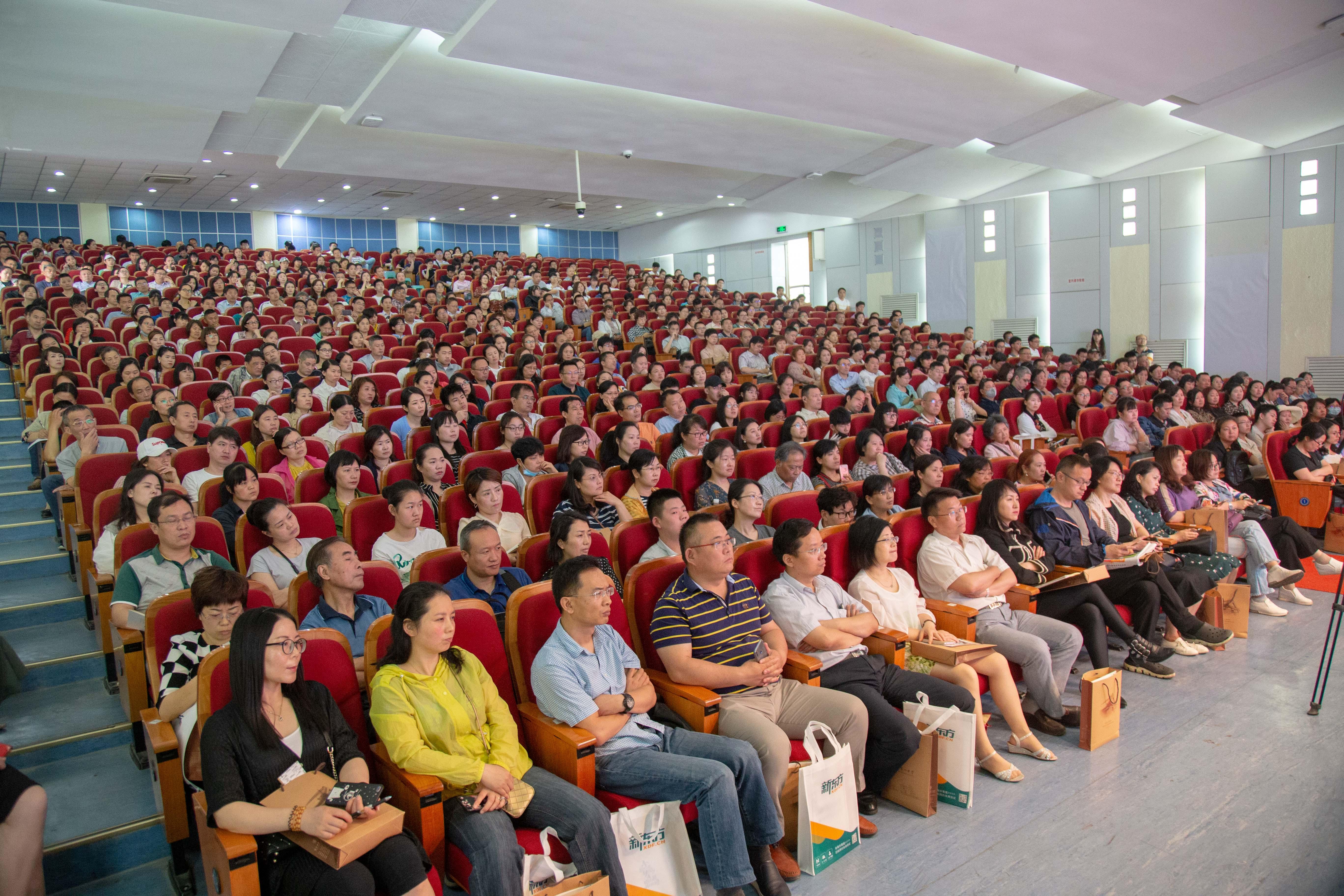 最新直播熱潮，變化中的學(xué)習(xí)，自信與成就的力量