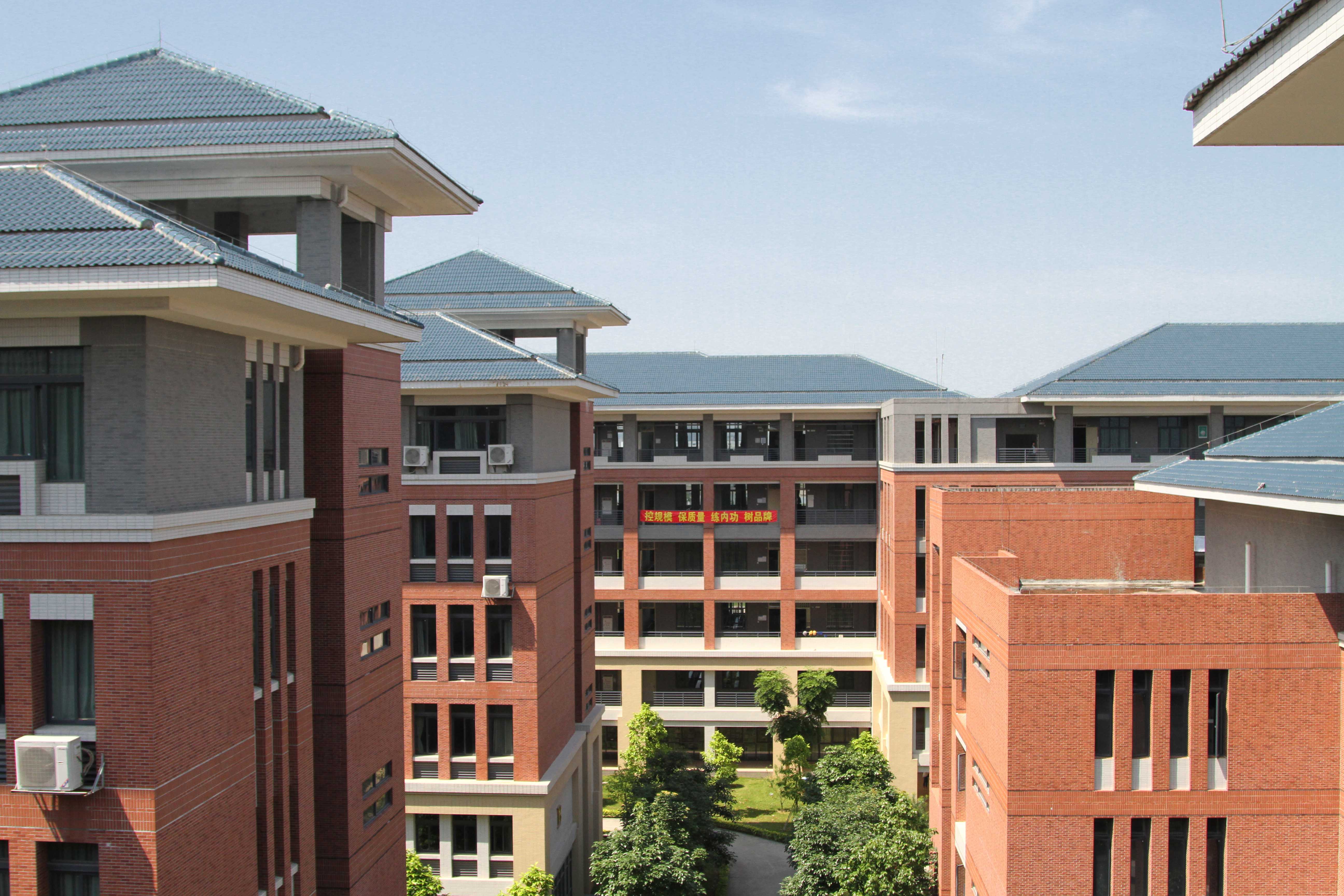 最新華學(xué)院，小巷特色小店的獨特魅力