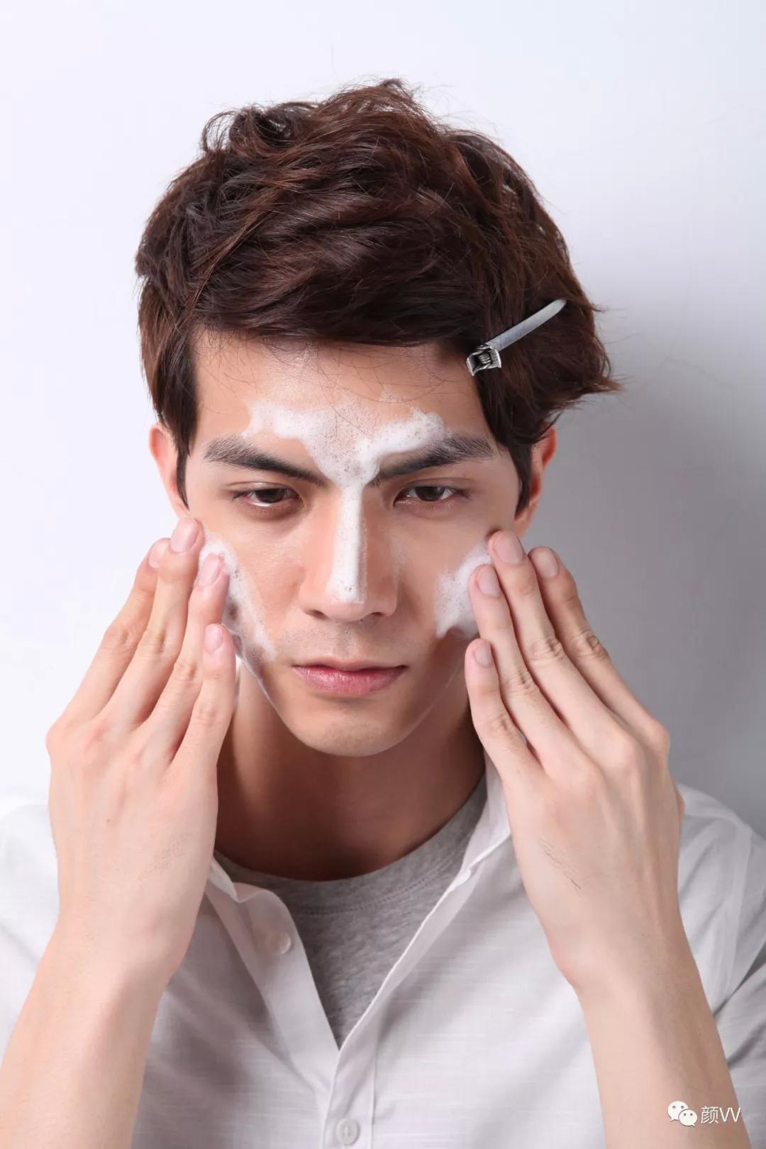 護膚男士重塑自信，擁抱改變與成就感的旅程