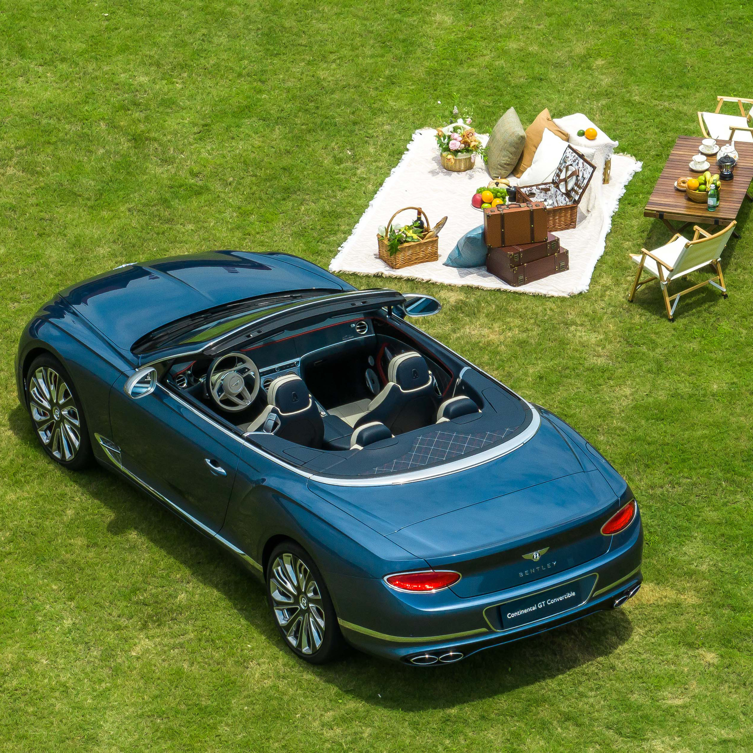 賓利敞篷最新車(chē)型，友情與溫情的完美融合