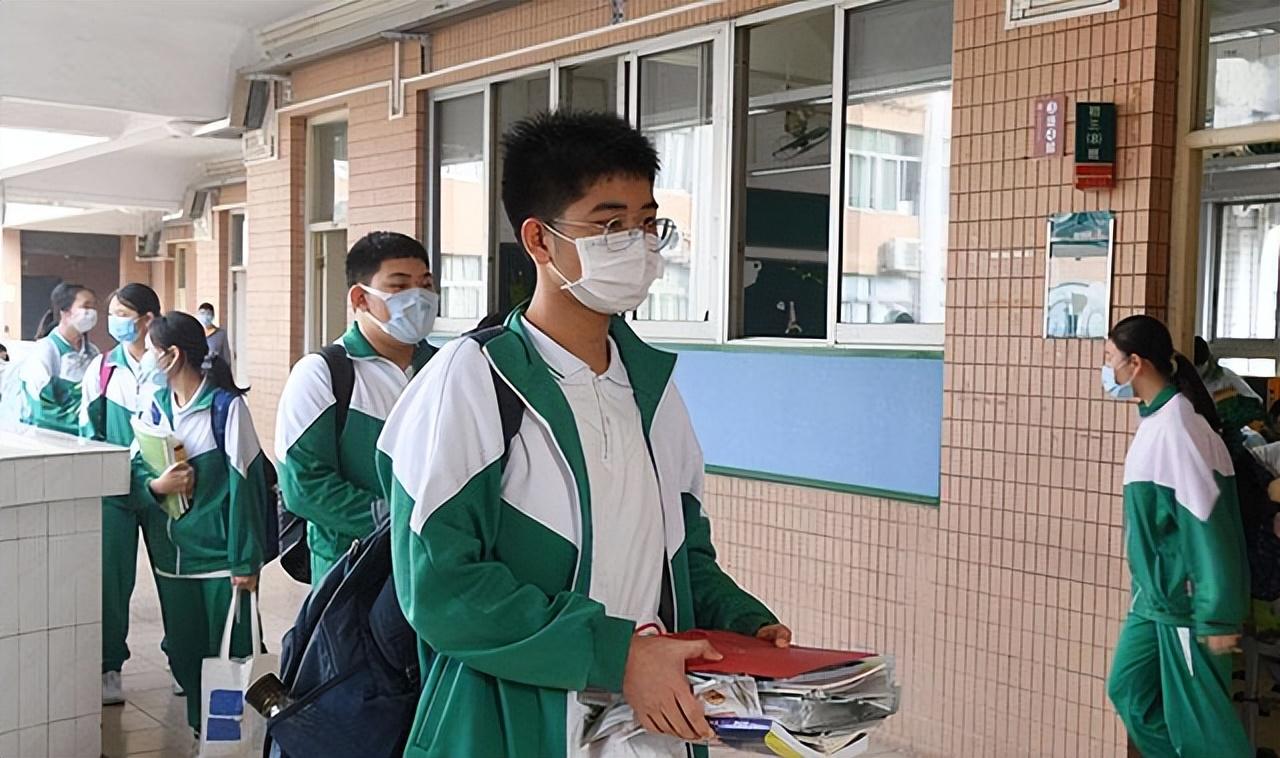 最新暴雨通知，科技智能守護安全，生活無憂預(yù)警通知