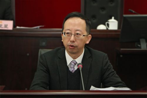 松江區(qū)長引領(lǐng)科技革新，打造未來生活新篇章啟航