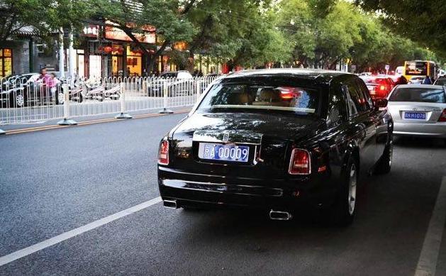 探索未知魅力小店，最新手機小號隱秘于小巷之中