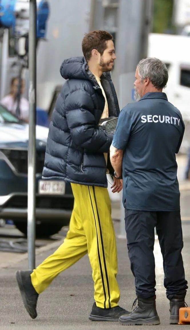 玄彬最新街拍，潮流引領(lǐng)者的時代風采