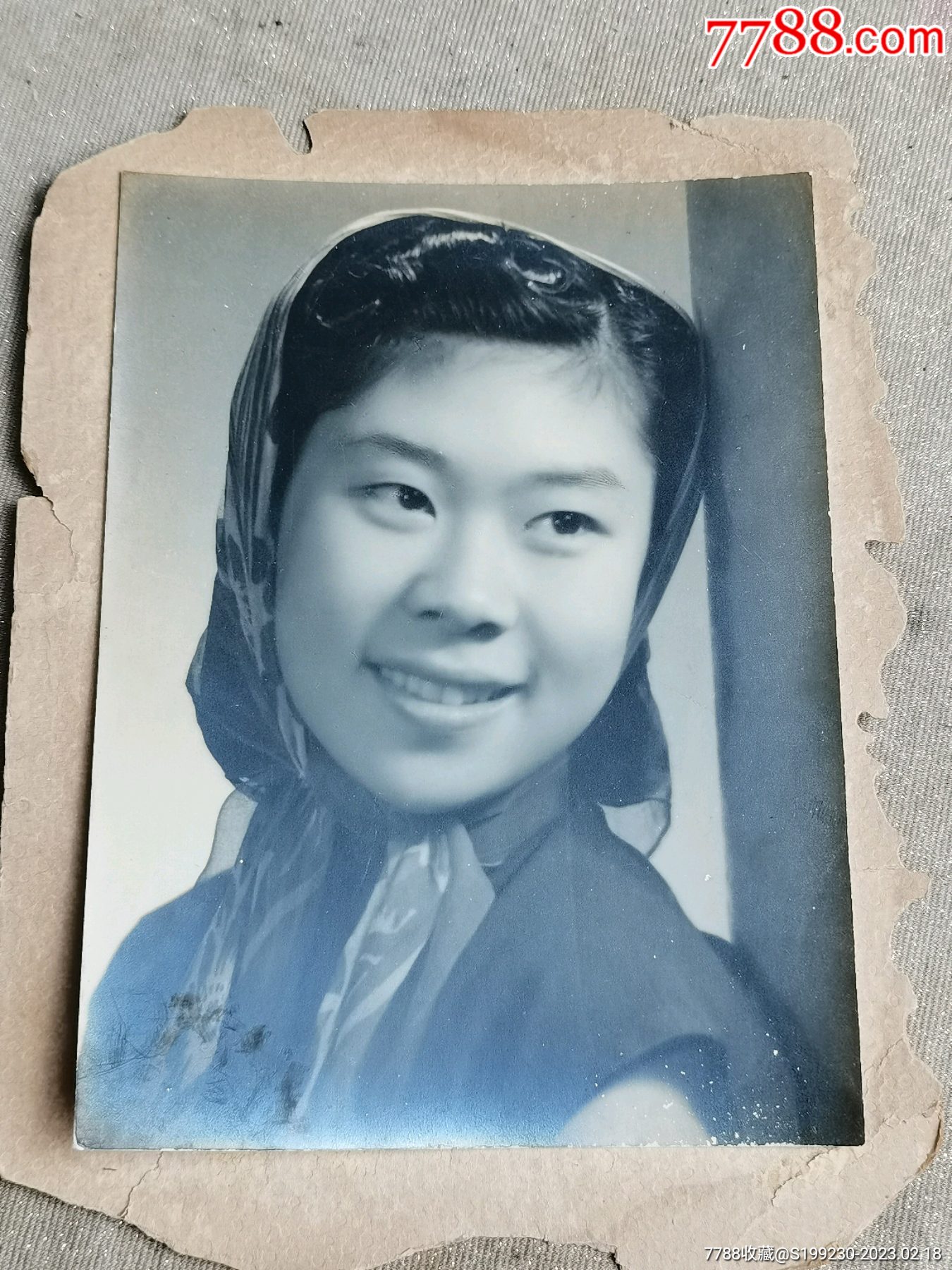 美女老照片的魅力，歷久彌新，時光見證美麗風采