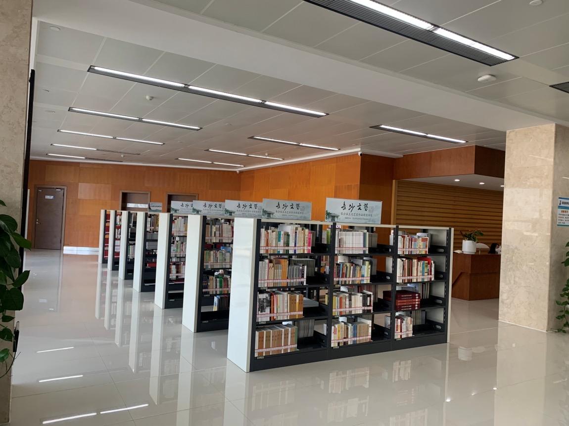 何頓最新作品，引領(lǐng)你進(jìn)入獨(dú)特的文學(xué)之旅