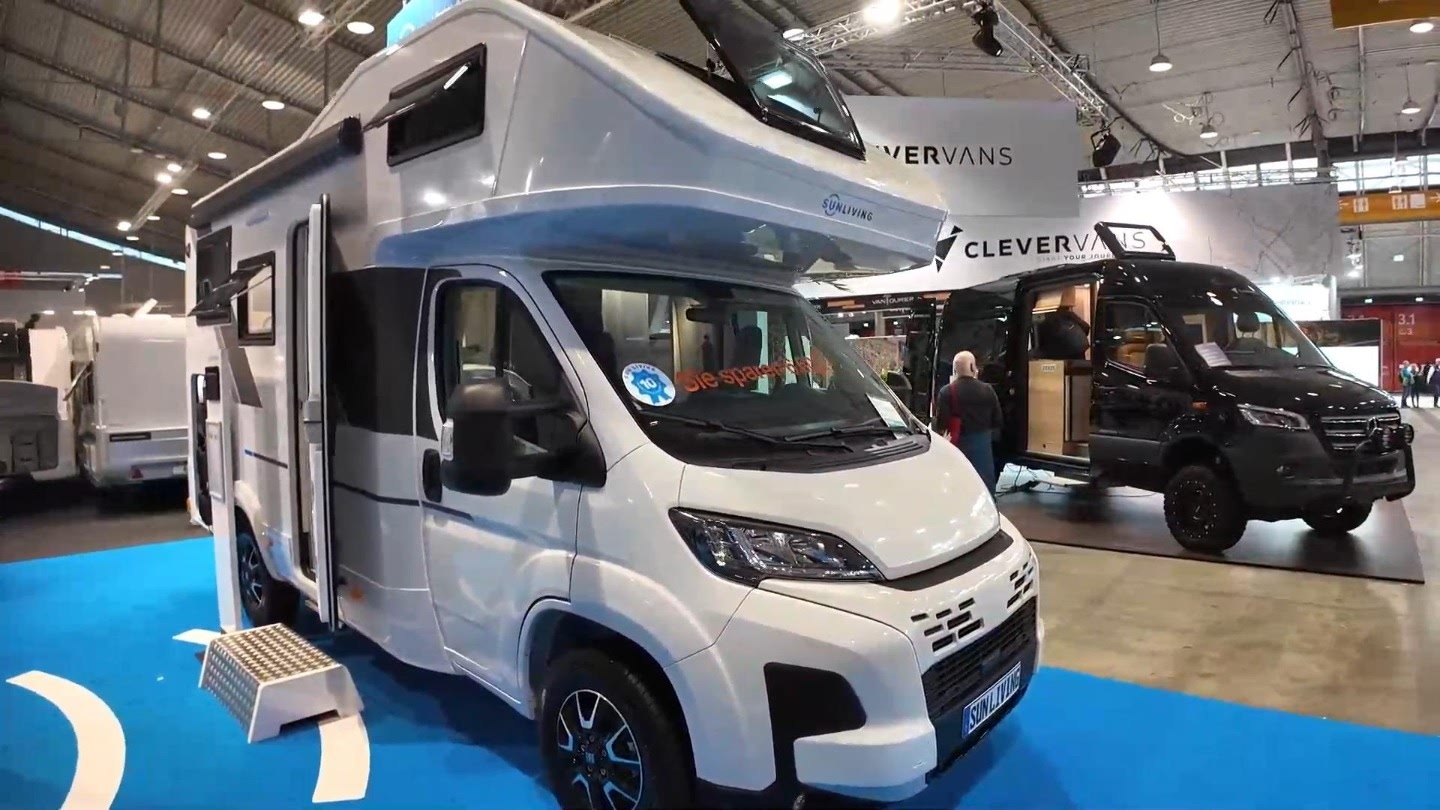 探索小巷中的驚喜，揭秘最新款房車發(fā)布，帶你領(lǐng)略未來生活新體驗