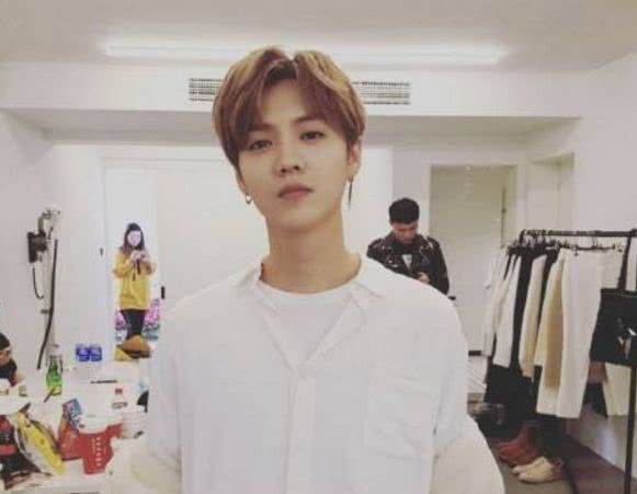 鹿晗2025最新照片，自然之旅的心靈觸摸