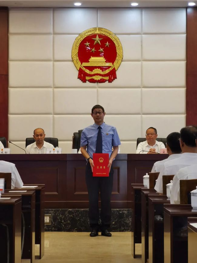 張宇新引領(lǐng)科技革新，揭秘其最新任職與高科技產(chǎn)品新動(dòng)向