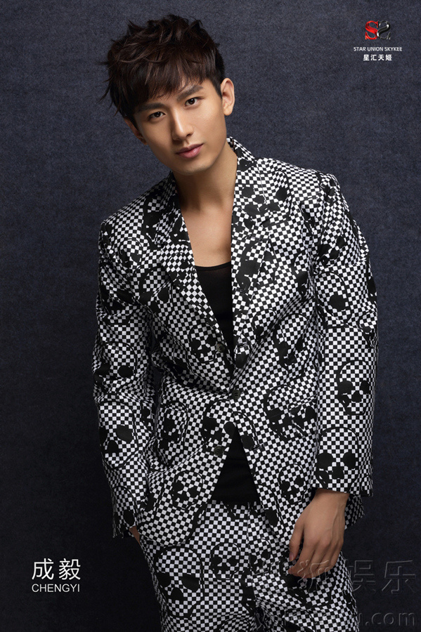 成毅最新劇透揭秘，小巷深處的獨特風(fēng)情